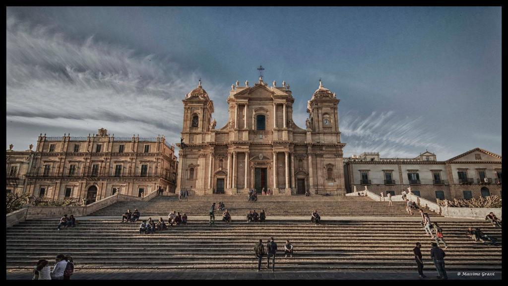 B&B Isola Del Sole Noto Bagian luar foto