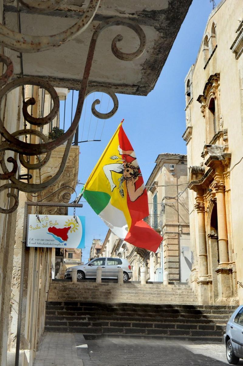 B&B Isola Del Sole Noto Bagian luar foto