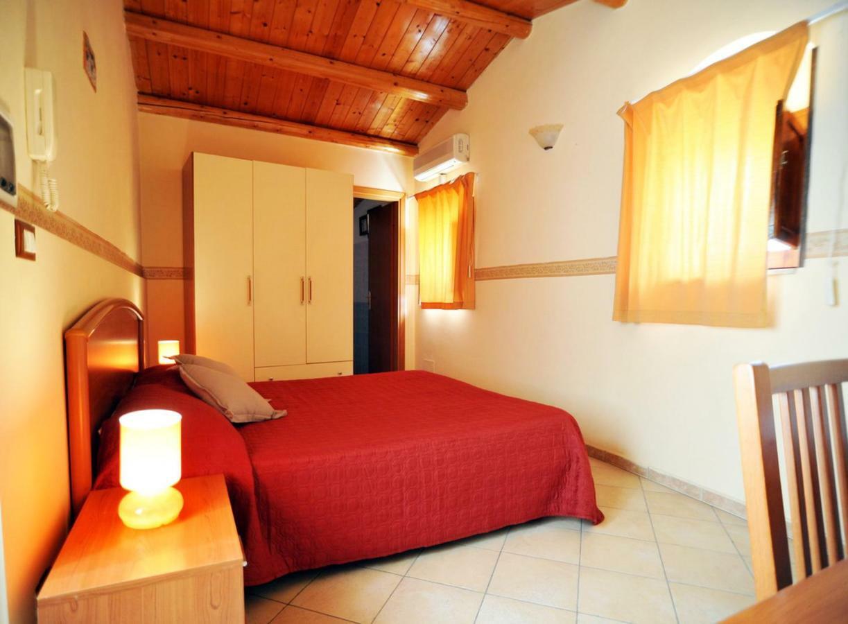 B&B Isola Del Sole Noto Bagian luar foto